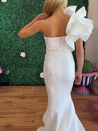White One Shoulder Mermaid Prom Dress With Sculptural Ruffle Strap