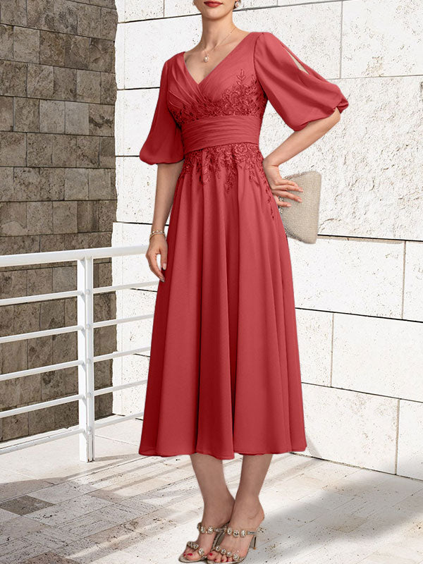A-Linie V-Ausschnitt Wadenlanges Chiffon-Kleid für die Brautmutter mit Plissee