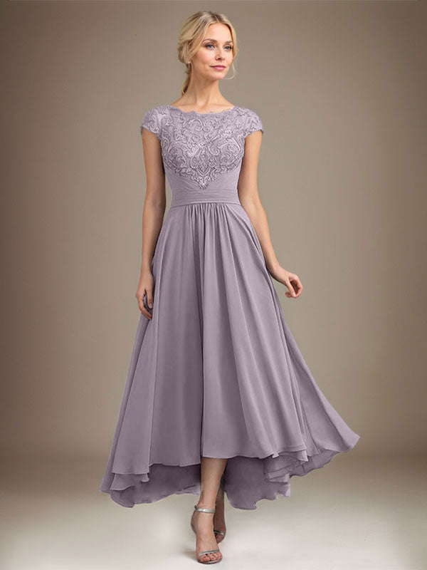 Robe de mère de la mariée en mousseline de soie à dentelle asymétrique illusion en décolleté arrondi et coupe en A avec plis