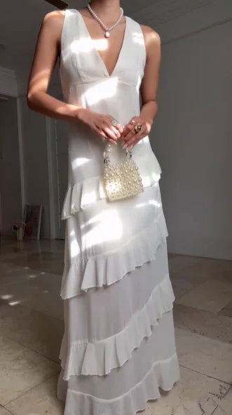 Abito da sera lungo bianco semplice con scollo a V in chiffon e balze, senza schienale Y8500