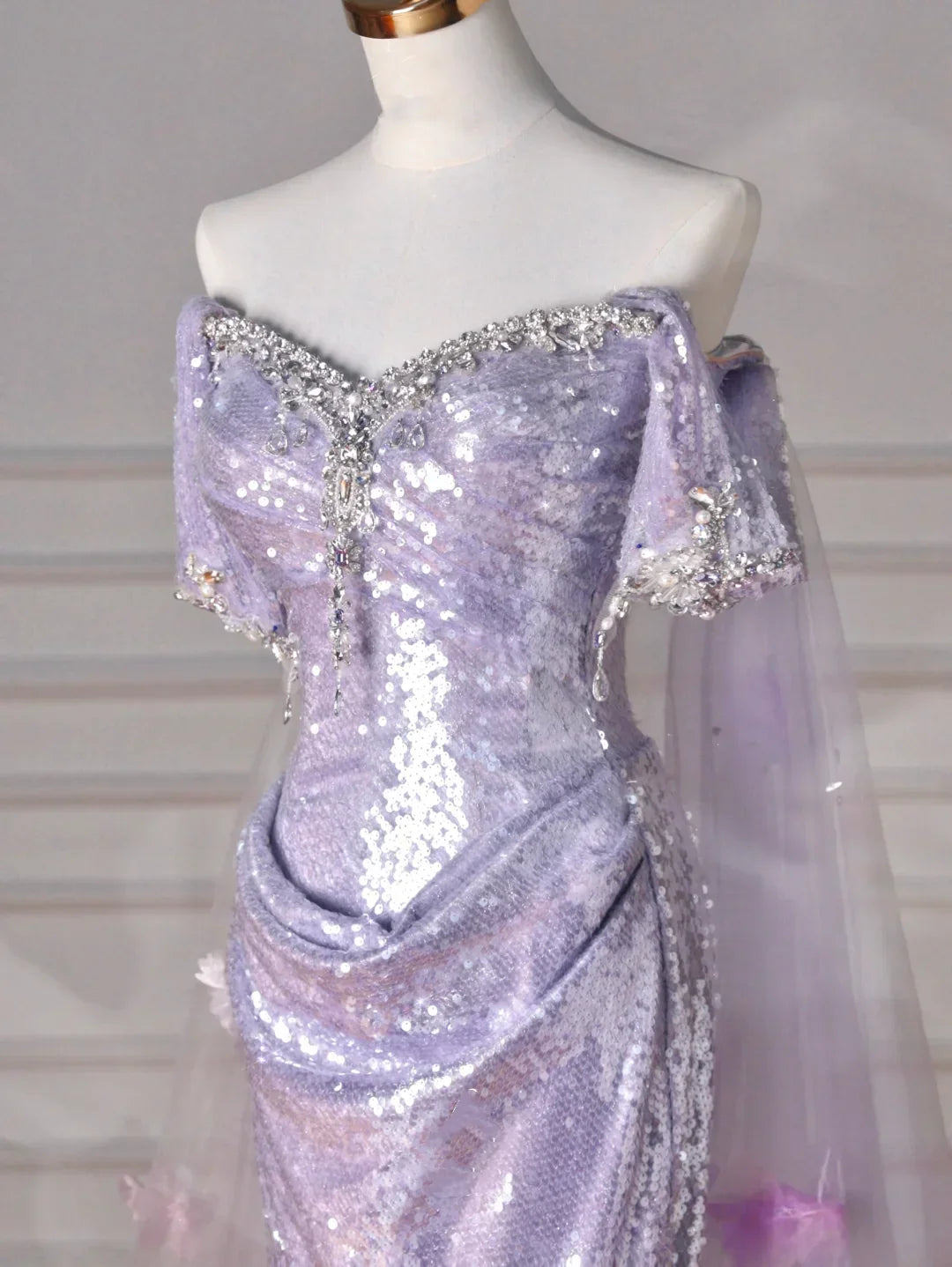 Abito da sera lilla con paillettes, tulle perline, spacco da sirena, scollo a barca, applicazioni in tulle, abito da ballo Y8632