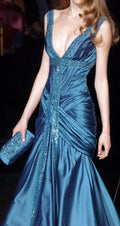 Abito da sera lungo sirena in raso blu con paillettes e arricciature Y8315