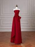 Elegante abito da sera rosso in raso senza spalline a linea ad A modello Y8624