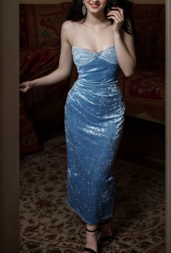 Vestido de Festa Elegante em Veludo Azul com Alças Finas Vestido de Noite Y8193
