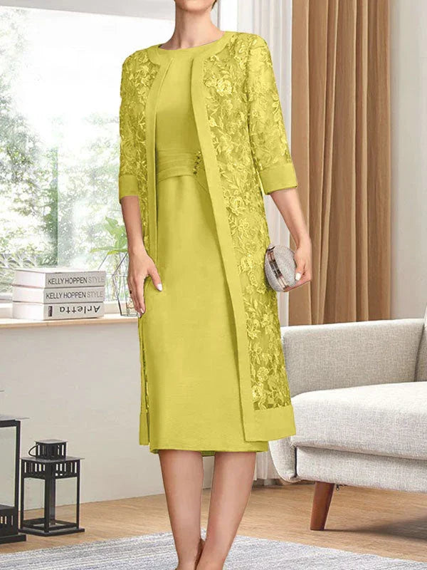 Robe de mère de la mariée en mousseline, coupe fourreau/colonne, longueur genou, avec paillettes plissées