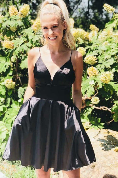 Gelbes Satin A-Linie Spaghettiträger Homecoming-Kleid, kurzes Ballkleid