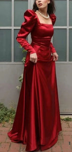 Vestido de fiesta elegante de satén rojo con escote cuadrado y corte en línea A Y7855