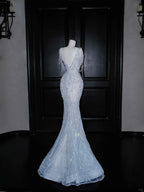 Abito da sera lungo a sirena con scollo a V, catena di perline e tulle blu sogno Y8665