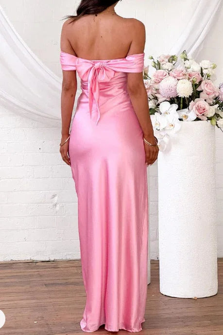 Abito lungo da sera in raso rosa con spalle scoperte Y8093