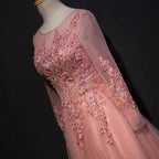 Vestido de baile e de cerimónia cor-de-rosa, em tule, com aplicação, corte evasê chic, decote redondo e comprimento até ao chão Y1177
