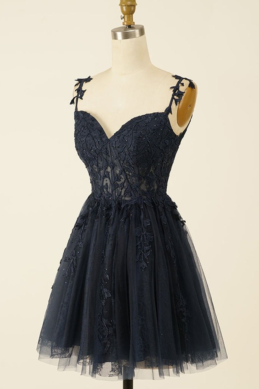 Vestidos de fiesta negros de corte A con tirantes finos, sin mangas y apliques