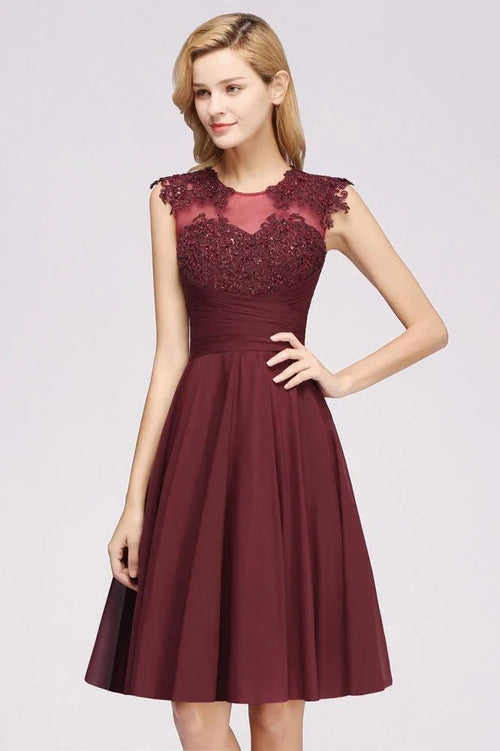Abito da damigella d'onore senza maniche a linea ad A in chiffon con applicazioni gioiello e balze, lunghezza al ginocchio