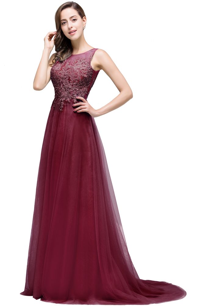 A-Linien-Abendkleid aus Tüll mit Hofschleppe und Applikationen