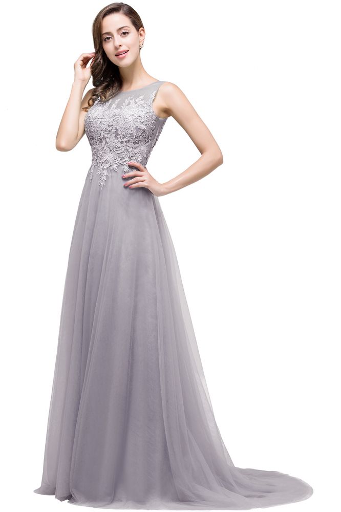 A-Linien-Abendkleid aus Tüll mit Hofschleppe und Applikationen