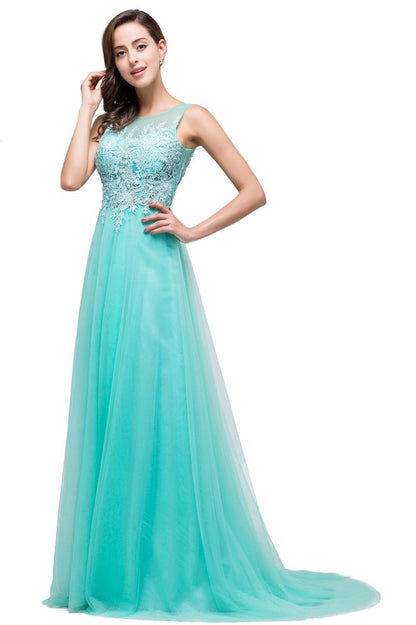 A-Linien-Abendkleid aus Tüll mit Hofschleppe und Applikationen
