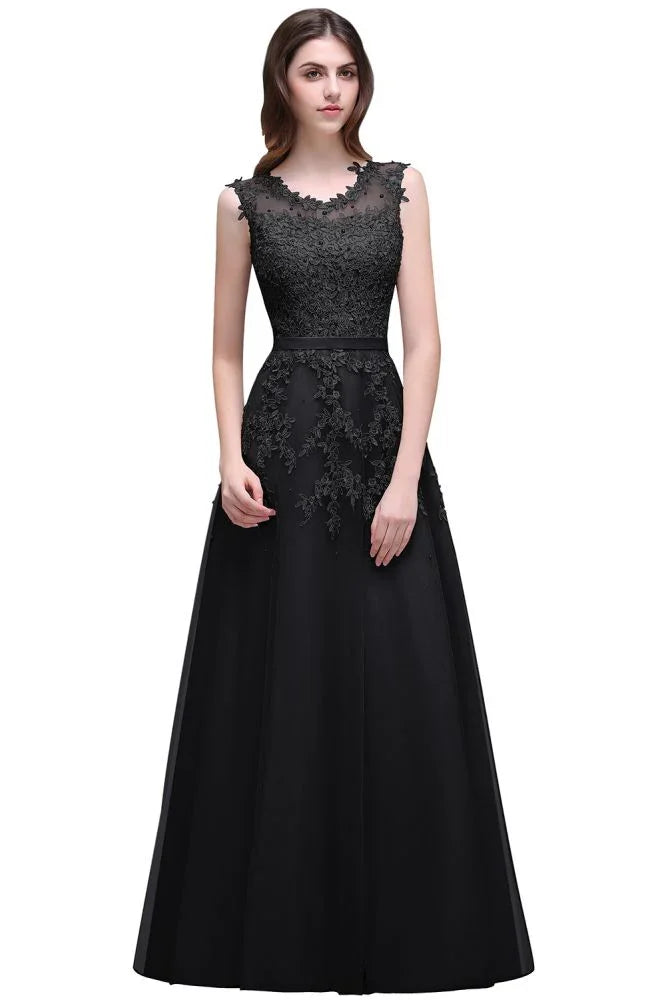 Robe de bal longue en tulle coupe trapèze avec applications