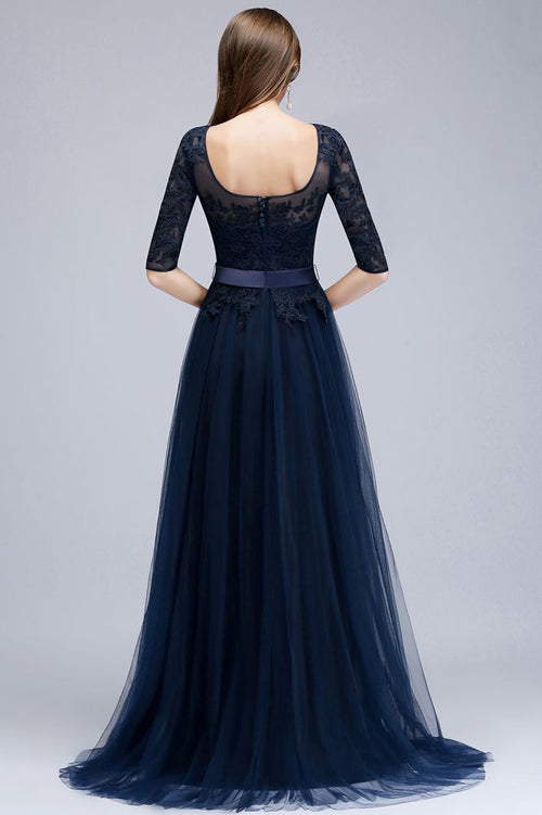 Abito da cerimonia in tulle con linea a A, maniche a mezzo braccio, lunghezza fino a terra, spacco e applicazioni, con fascia