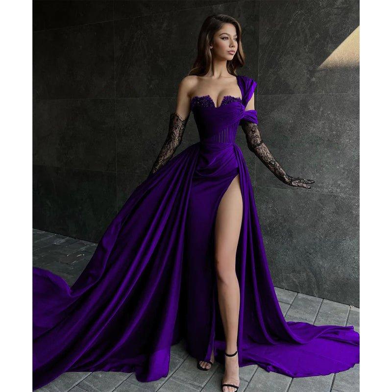 Robe de bal formelle longue noire avec fente haute et applications de dentelle en ligne A