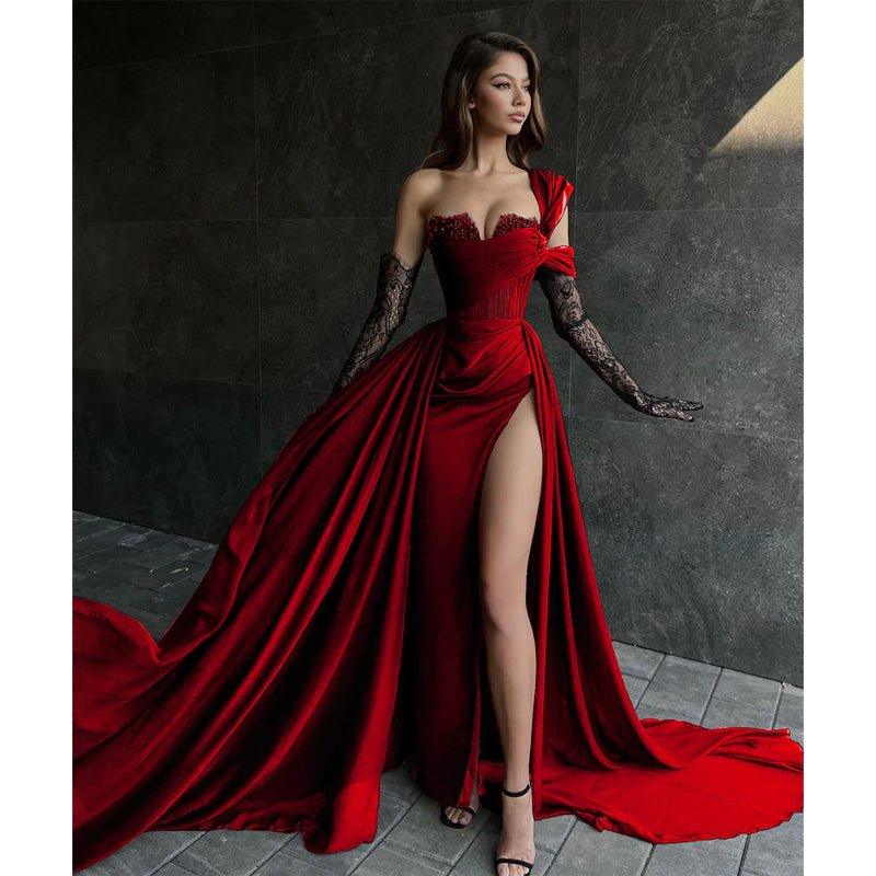 Robe de bal formelle longue noire avec fente haute et applications de dentelle en ligne A