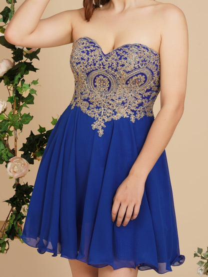 Vestidos de fiesta cortos con escote en forma de corazón y apliques de encaje en línea A