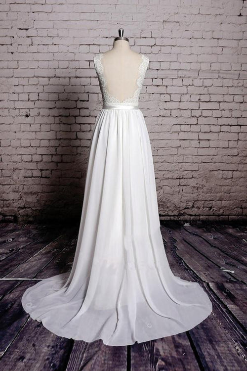 Vestido de Noiva Longo Justo com Decote em V, Renda e Costas Descobertas em Corte A