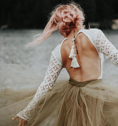 Vestido de novia estilo princesa, sin espalda, de manga larga y corte A