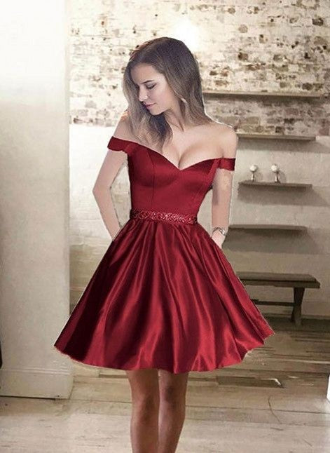 A-Linie, schulterfrei, kurzes Satin-Ballkleid mit Taschen