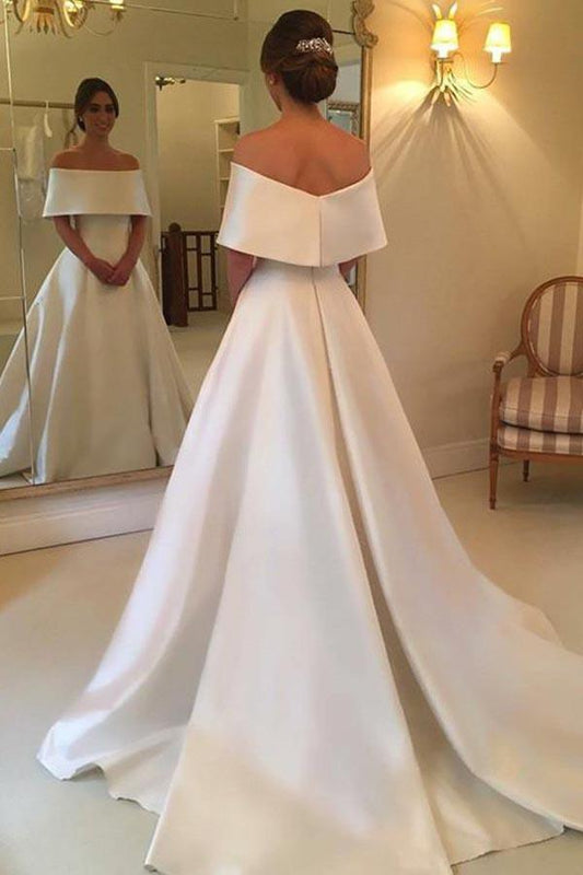 A-Linien-Ballkleid aus Satin mit schulterfreier Schleppe und Rüschen