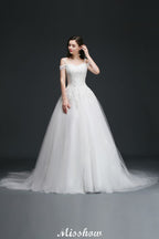 Abito da sposa elegante in tulle a linea ad A con scollo a barca e applicazioni