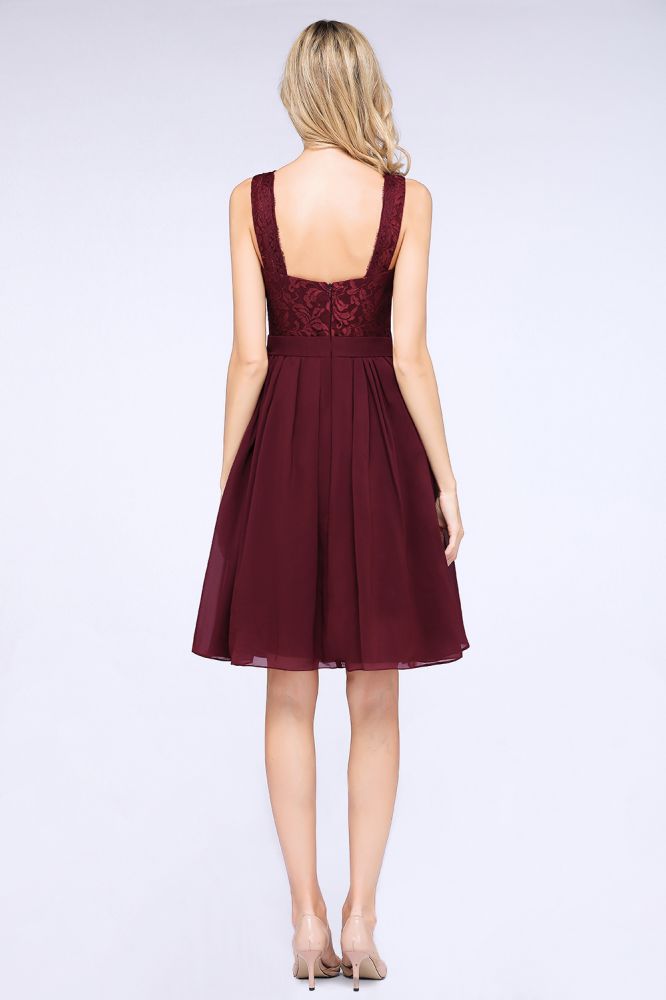 A-Linie Rüschen Chiffon Spitze V-Ausschnitt Abend Partykleid Ärmellos Knielang Homecoming Kleid