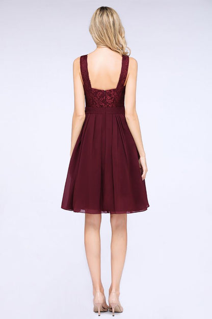 A-Linie Rüschen Chiffon Spitze V-Ausschnitt Abend Partykleid Ärmellos Knielang Homecoming Kleid