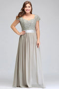 Robe de soirée argentée longueur sol en ligne A, encolure dégagée, manches courtes, appliques avec ceinture