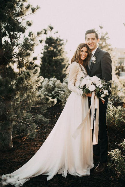 Vestido de novia rústico de manga larga con encaje y escote redondo