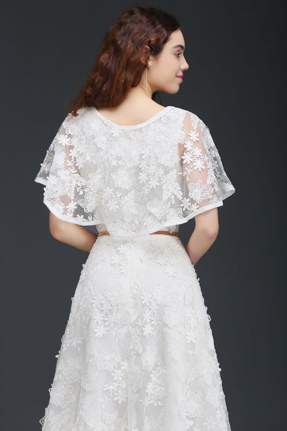 Vestido de fiesta corto de encaje con cristales y corte en A
