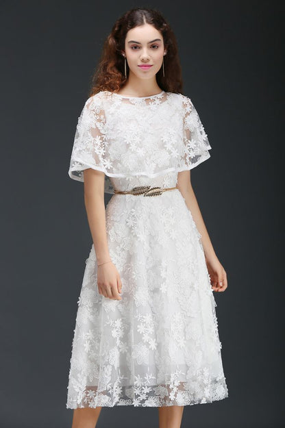 Vestido de fiesta corto de encaje con cristales y corte en A