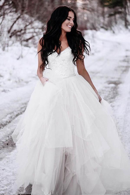 Robe de mariée asymétrique à bretelles spaghetti et coupe trapèze avec dentelle WD236