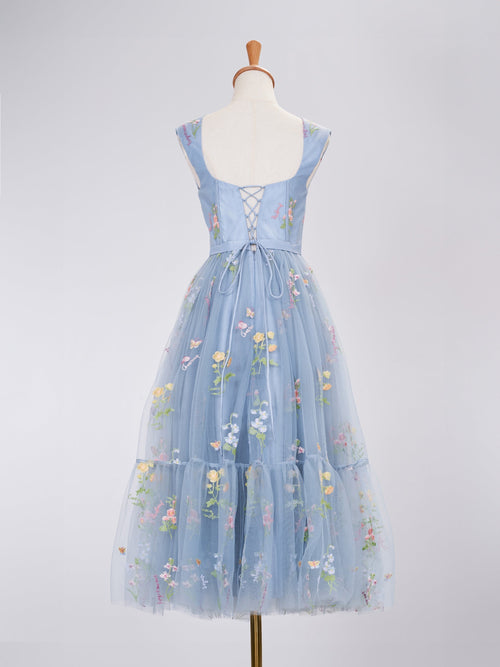 Vestido de fiesta largo azul polvoriento con escote en forma de corazón y bordado