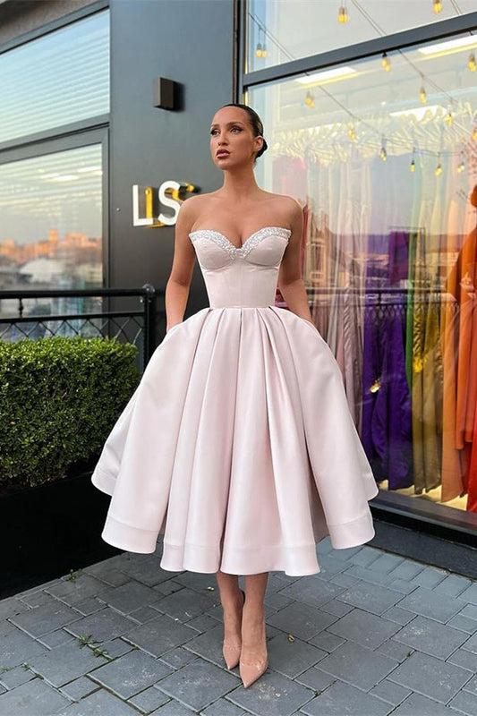 A-line Sweetheart Short Prom Dresses with Beadings