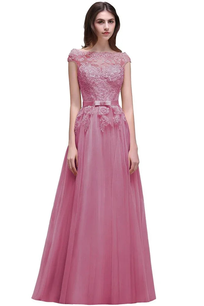 Robe de bal longue jusqu'au sol en tulle avec appliques en dentelle en ligne A