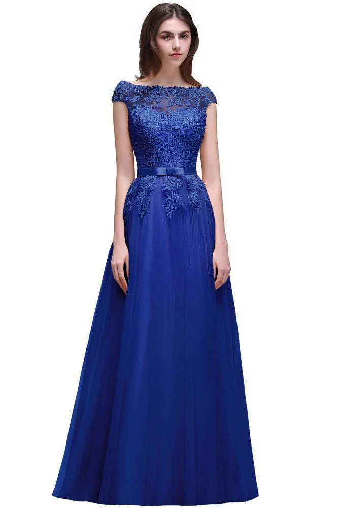 Robe de bal longue jusqu'au sol en tulle avec appliques en dentelle en ligne A