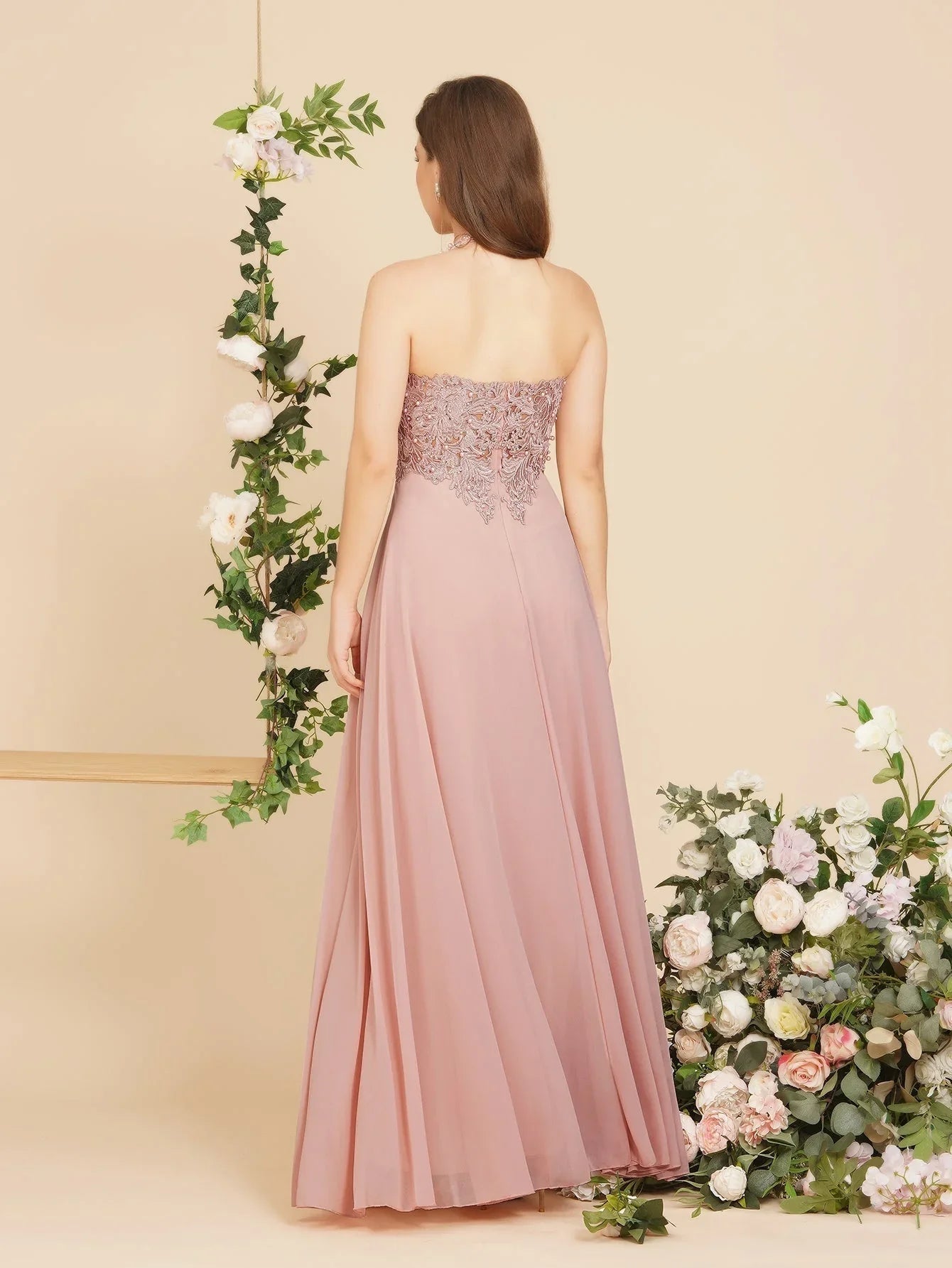 Abito lungo da sera in chiffon con scollo a V a linea ad A, applicazioni, senza maniche, abito da damigella d'onore