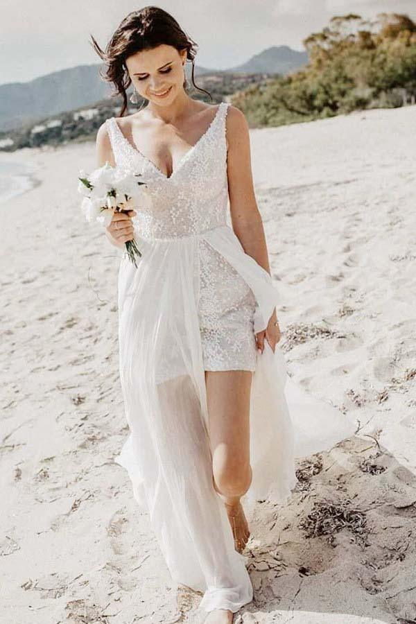 Abito da sposa lungo da spiaggia con scollo a V, linea a trapezio e strascico staccabile