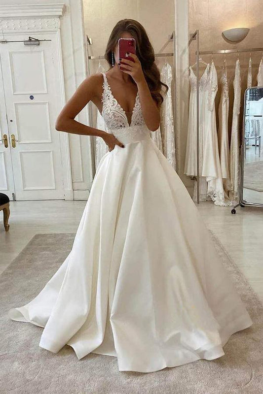 A-Linie V-Ausschnitt Elfenbein Satin Schlichtes Brautkleid Rückenfreie Brautkleider
