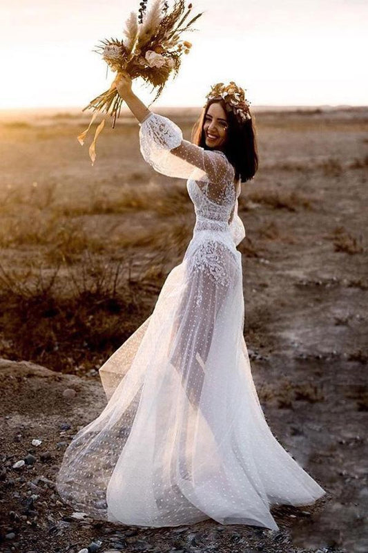 A-Linien-Strandbrautkleid mit V-Ausschnitt und langen Ärmeln und Applikationen