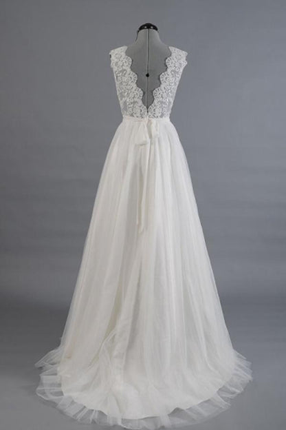 Vestido de novia de playa con escote en V, corte A, fajas y apliques