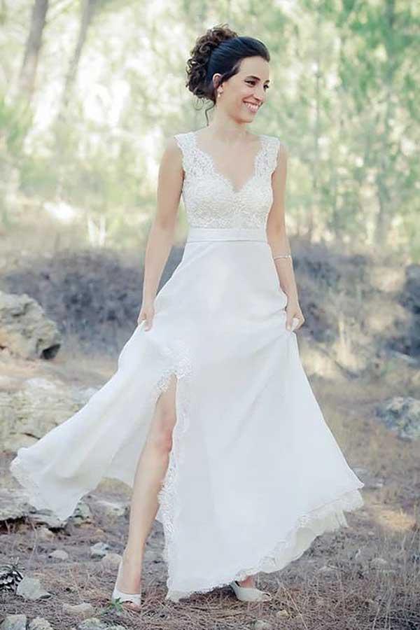 Abito da sposa da spiaggia in chiffon con scollo a V a linea ad A e strascico, con pizzo