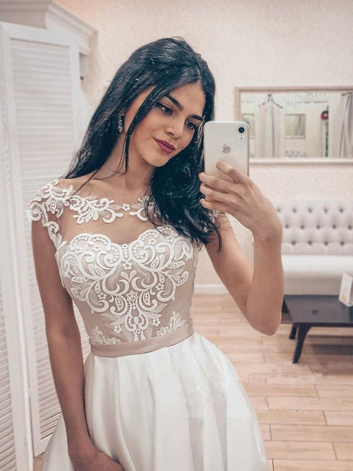 Abito da sposa in raso con corpetto in pizzo d'epoca a linea ad A, scollo a barca e corsetto sul retro