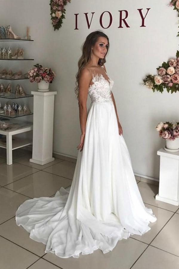 Abito da sposa bohemien a linea A in chiffon bianco con applicazioni trasparenti