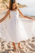 A Line White Flower Girls Dress Sleeveless Lace Appliques Floor Length Zipper