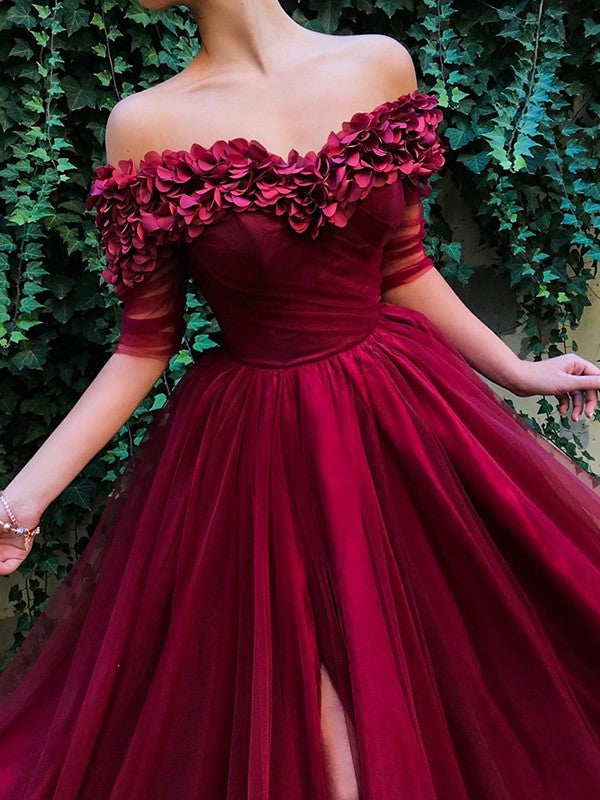 Abito da cerimonia in tulle con linea a trapezio/elegante, maniche a 1/2 lunghezza, scollo a spalle scoperte e balze
